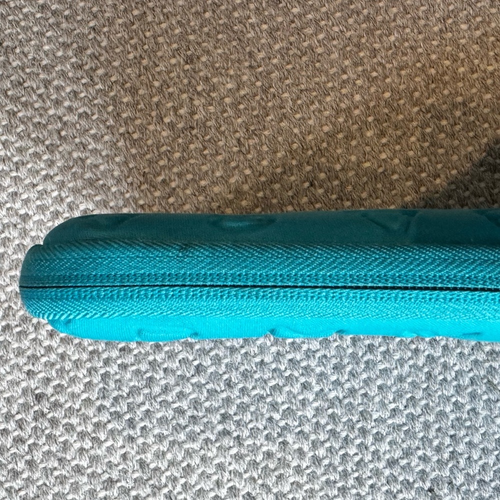 Marc Jacobs turquoise laptop neoprene sleeve - up to 15” - Picture 12 of 14